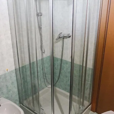 アパート Wohnung Mit Seeblick デセンツァーノ・デル・ガルダ